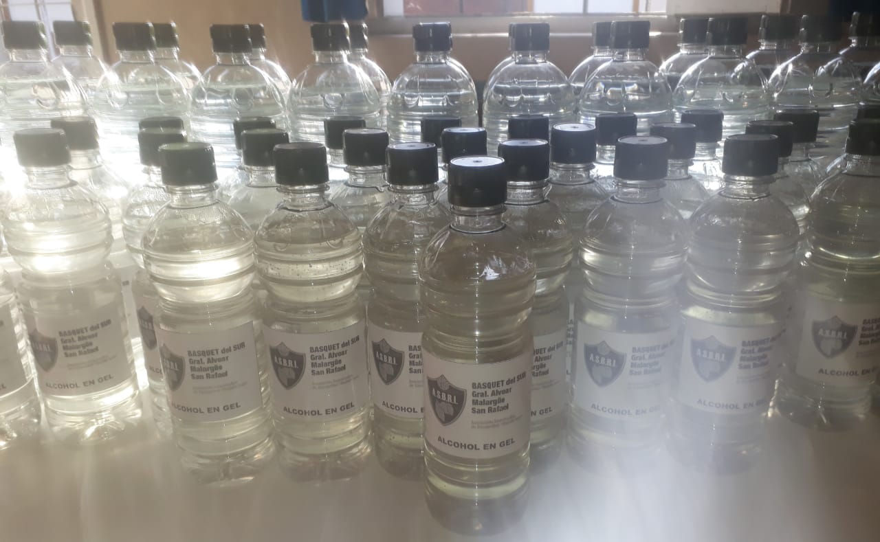 ASBRI entrega alcohol en gel y amoníaco cuaternario a las instituciones