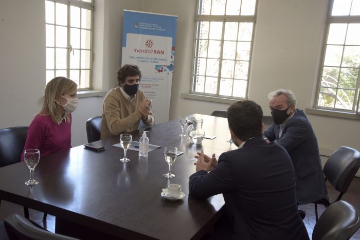 Distanciamiento social: firman convenio para alentar el uso de la bicicleta en Mendoza