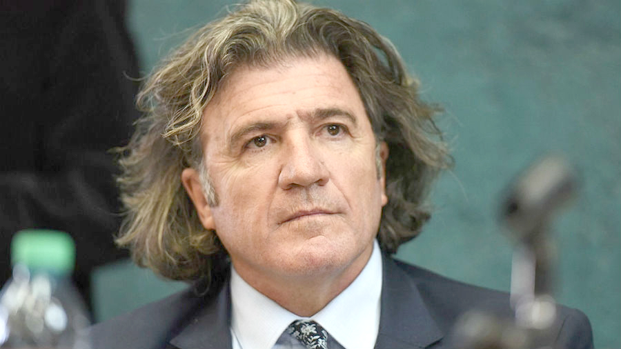 Ramón, envuelto en  la frazada kirchnerista