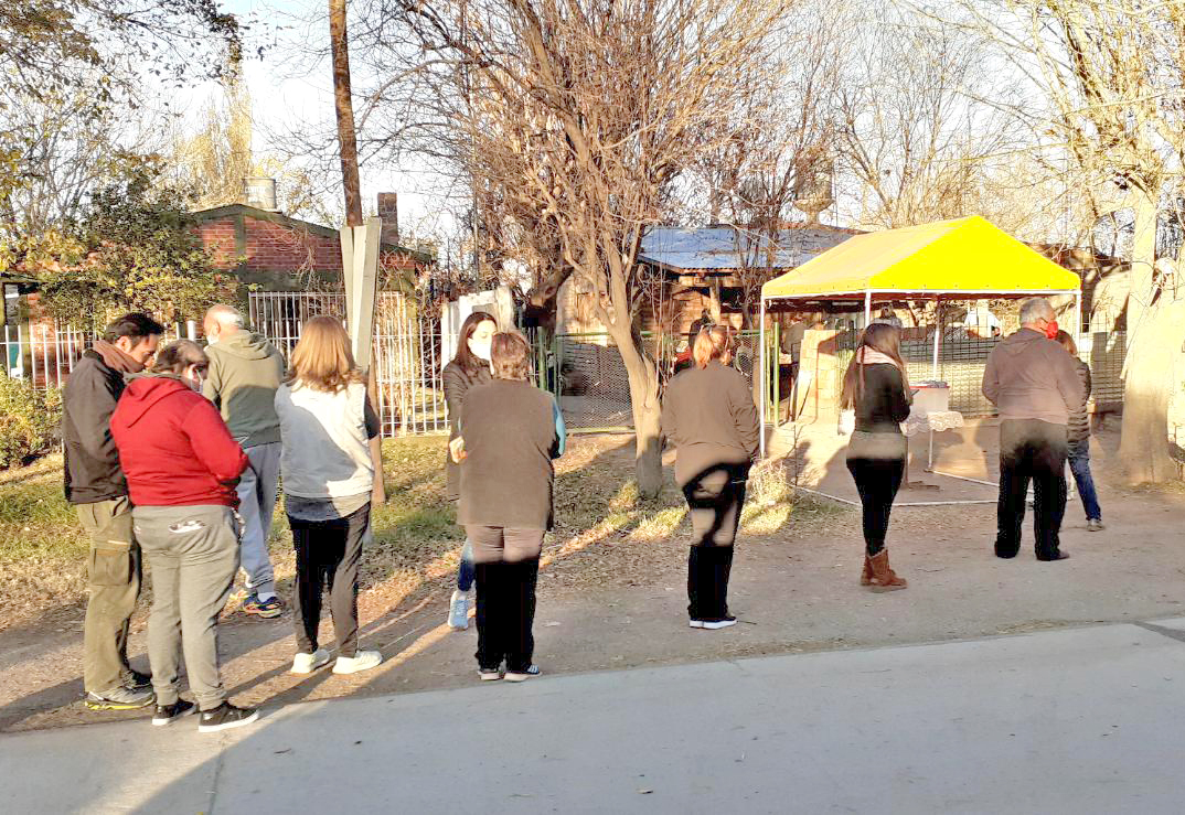 Torta fritas en la  Villa 25 de Mayo:  reforzaron medidas sanitarias