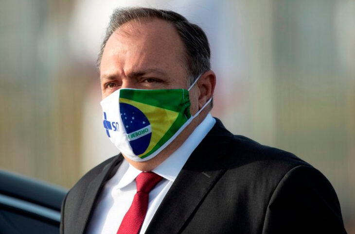 El ministro de Salud brasileño aseguró que hay que vivir con el coronavirus debido a que la vacuna “no acabará” con él