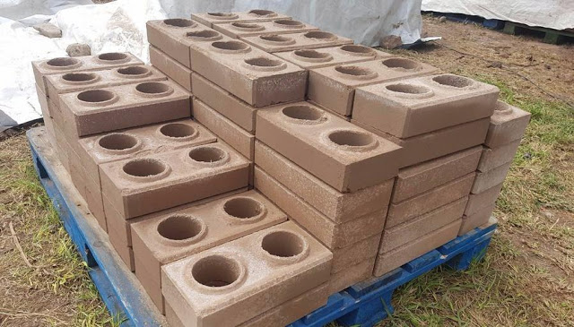 El club Banco Mendoza  comenzó una cruzada  para recibir “ecoladrillos”