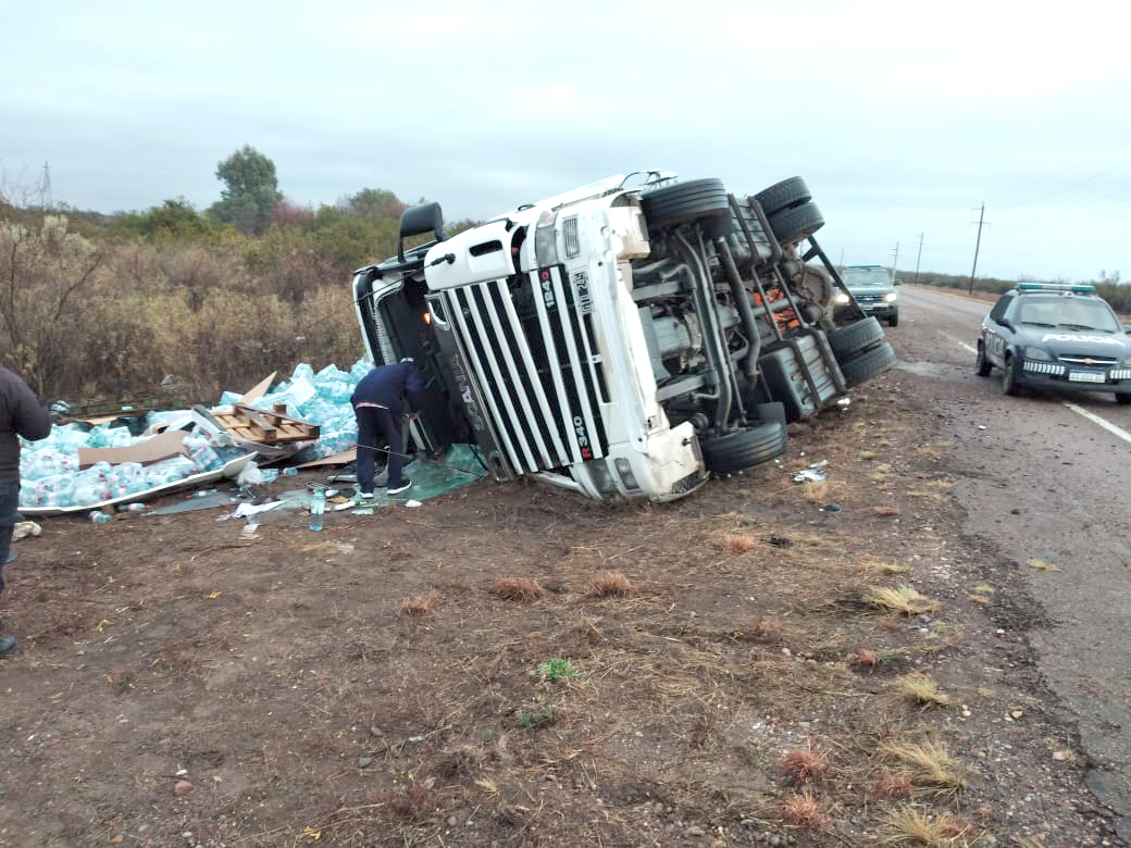 Vuelco de un camión  en la Ruta 171
