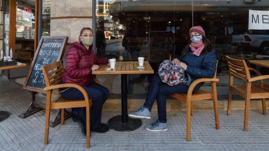Nuevo récord de contagios de COVID- 19 en Argentina: 12026 nuevos casos y 245 fallecidos en las últimas 24 horas