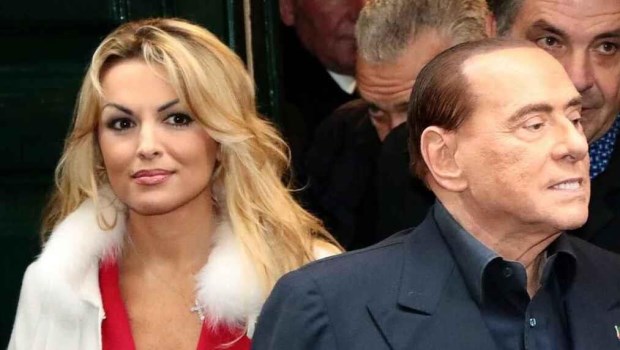La pareja y dos hijos de Berlusconi también dieron positivo por coronavirus
