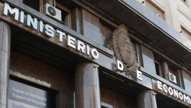El Gobierno dice que no llegará al equilibrio fiscal porque es necesario «seguir impulsando la economía»