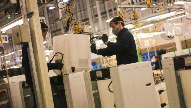 El Gobierno anunció créditos para inversiones productivas y compra de electrodomésticos