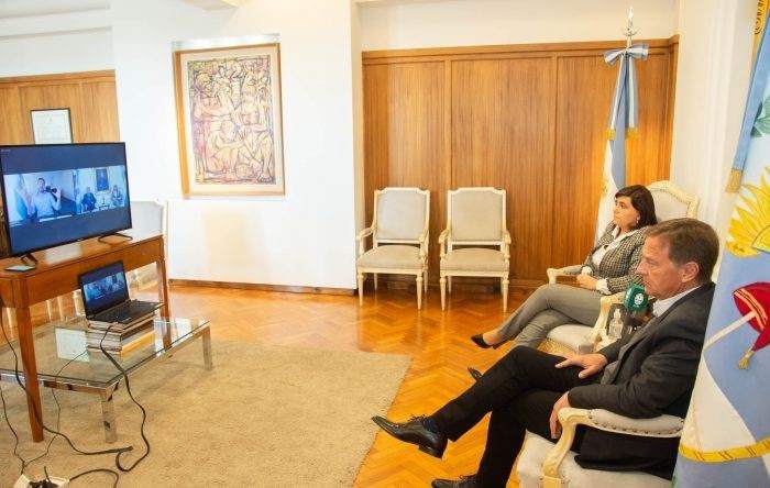 Rodolfo Suarez comunicó que Mariana Juri tiene COVID- 19