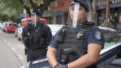 Casi un centenar de policías de Mendoza tiene coronavirus