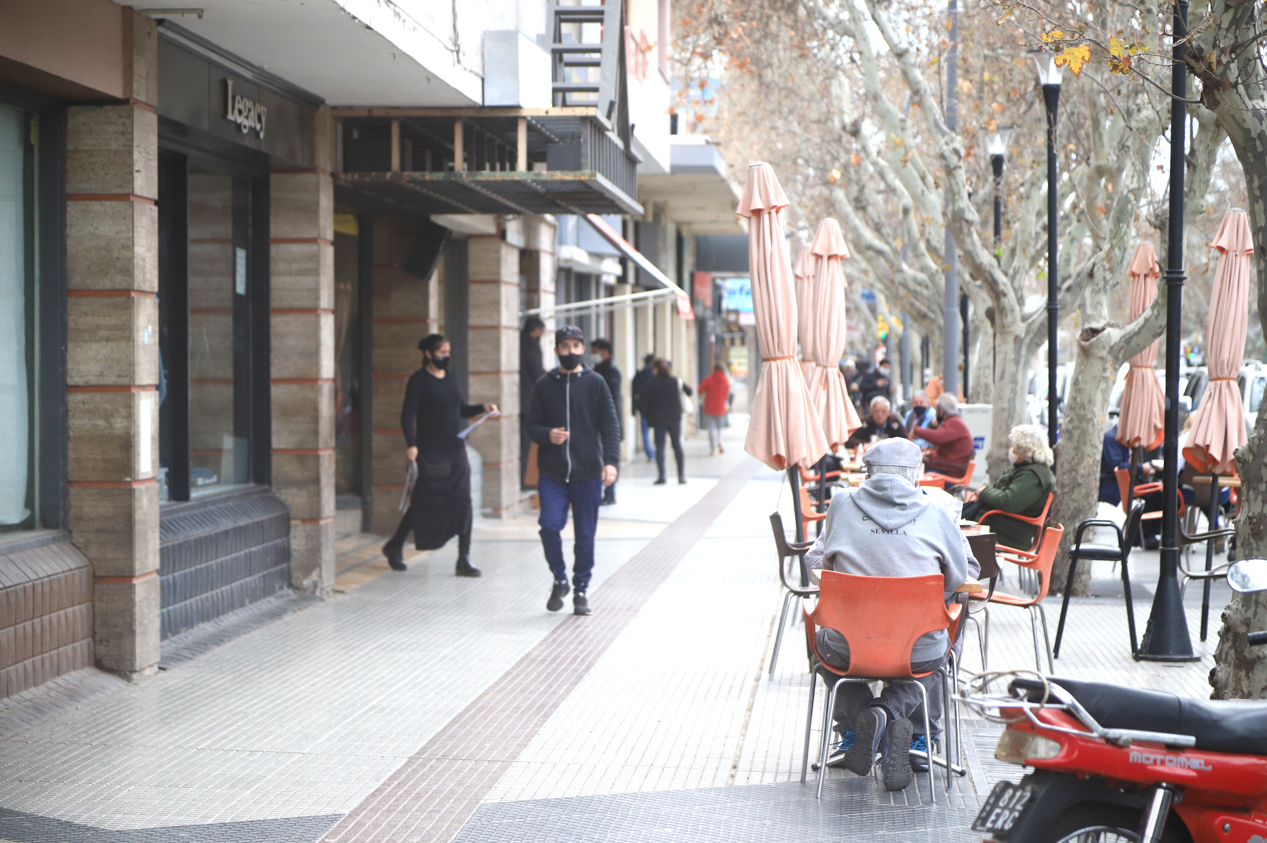Ante el crecimiento de casos de Covid-19, en comercios recomiendan hacer “simulacros” de casos positivos