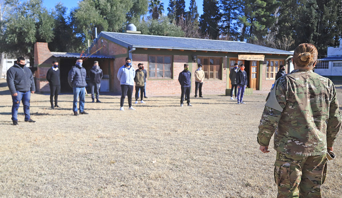 El Ejército llegó a San Rafael para hacer revisiones  a los aspirantes
