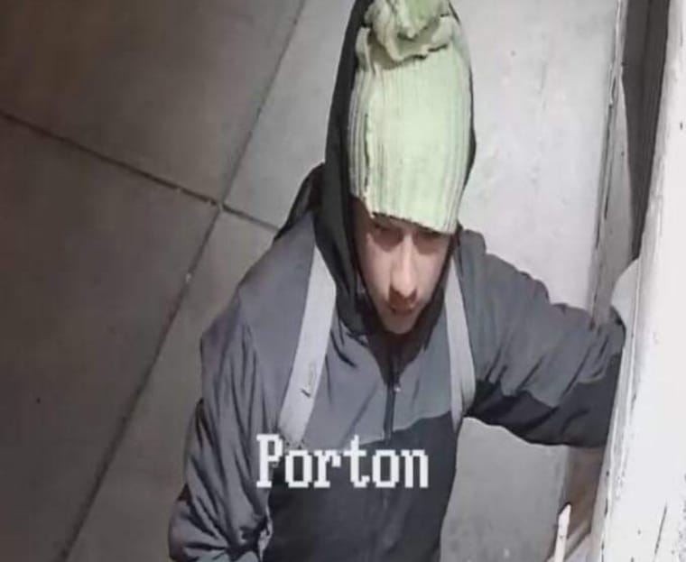 Robó en una casa y quedó filmado