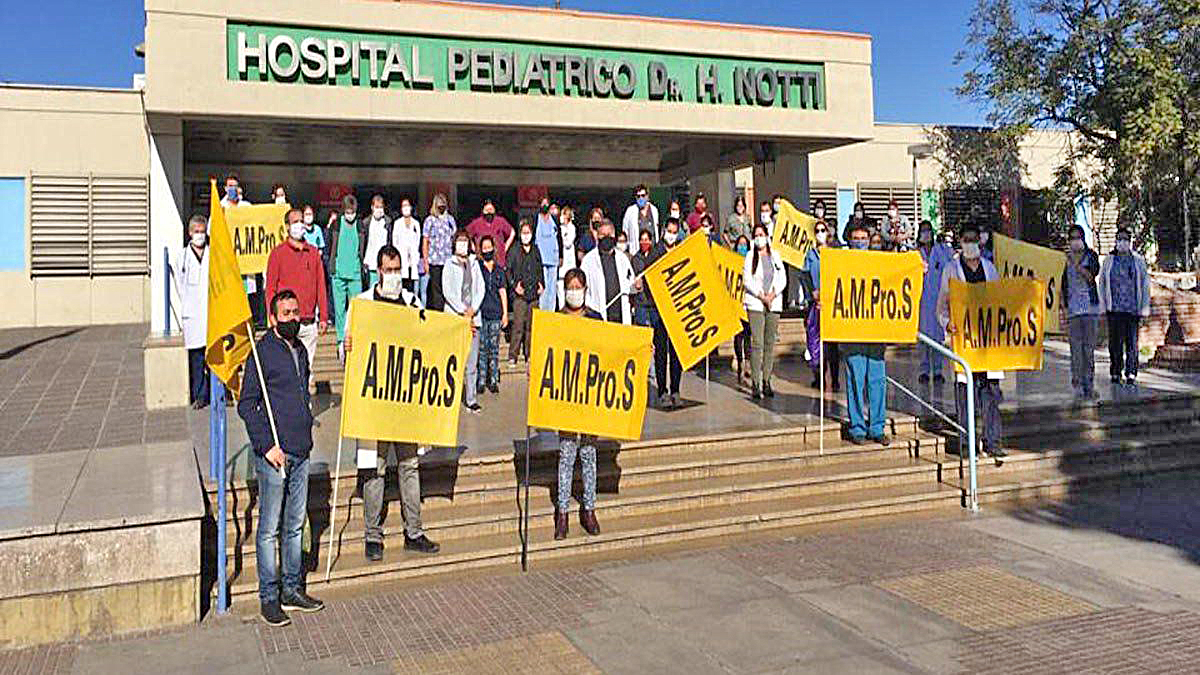 Profesionales de la Salud reclaman por la categorización de enfermeros