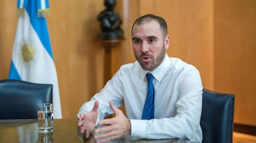 Guzmán dijo que el objetivo es “no enfrentar pagos con el FMI hasta 2024”