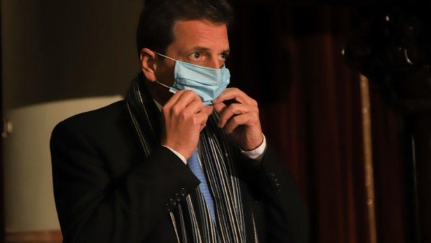 Massa consideró que los chicos de sexto grado y sexto año «deberían volver ya a clases»