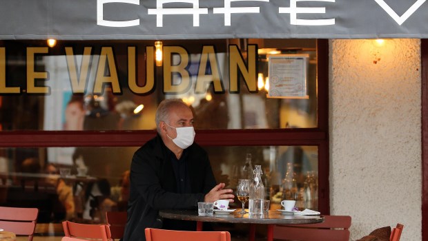 Hospitales de París desbordados por el rebrote de casos de Coronavirus
