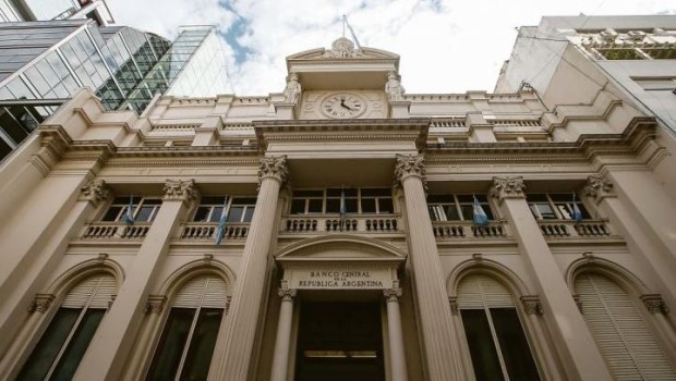 El Banco Central toma medidas en busca de frenar al dólar