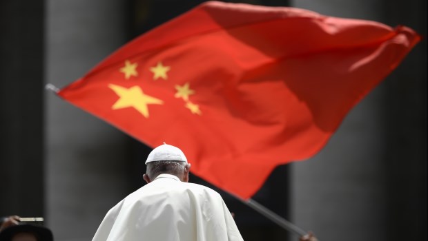 El Vaticano renueva su acuerdo con China para nombrar obispos