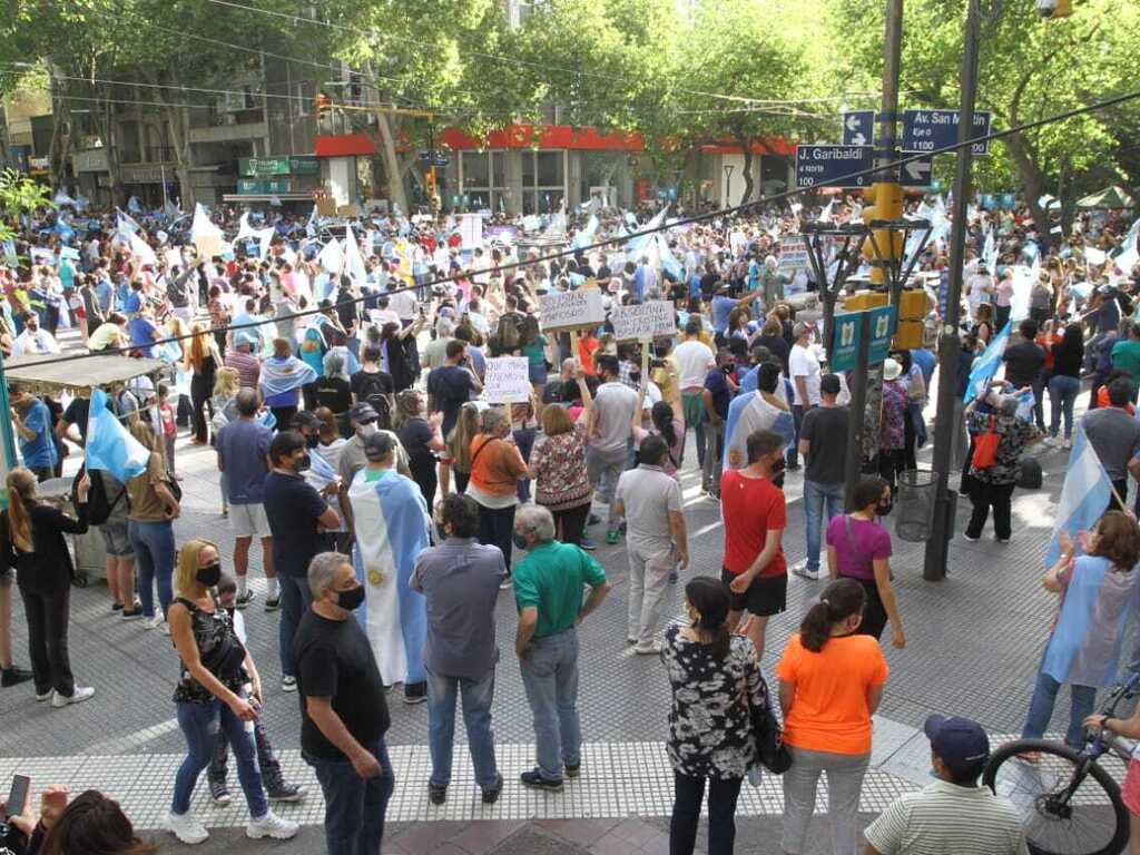 Fuerte banderazo en Mendoza contra el Gobierno nacional