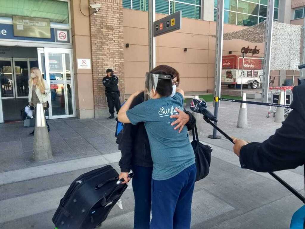 Las historias de reencuentro detrás del regreso de los vuelos