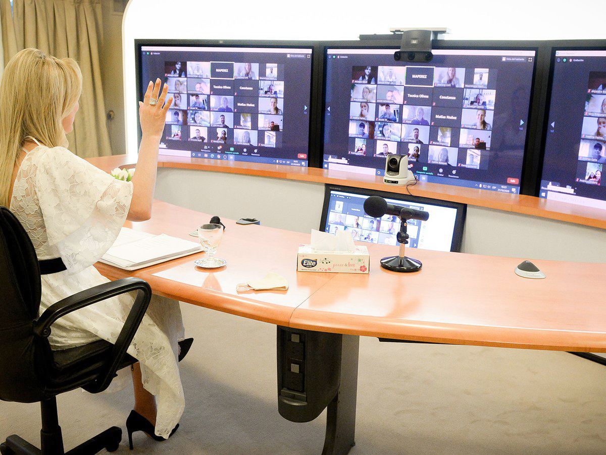 La primera dama,  Fabiola Yañez, hizo una donación para la Casita de Malén