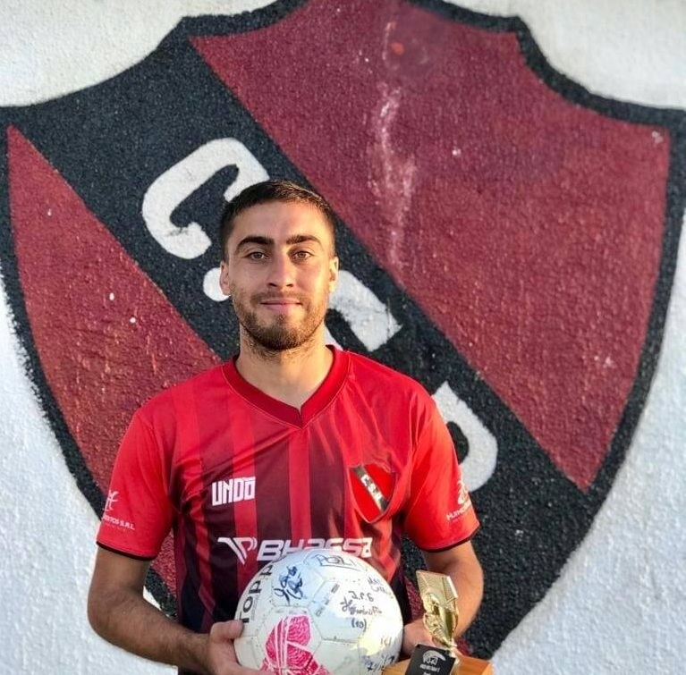 El delantero Miguel Rosón es el nuevo refuerzo del Sport Club Quiroga