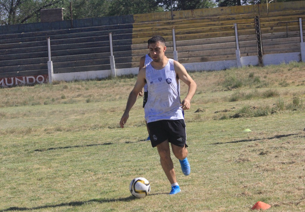 Miguel Rosón: “Sé todo el esfuerzo que está haciendo la gente de Quiroga para poder jugar este Regional”