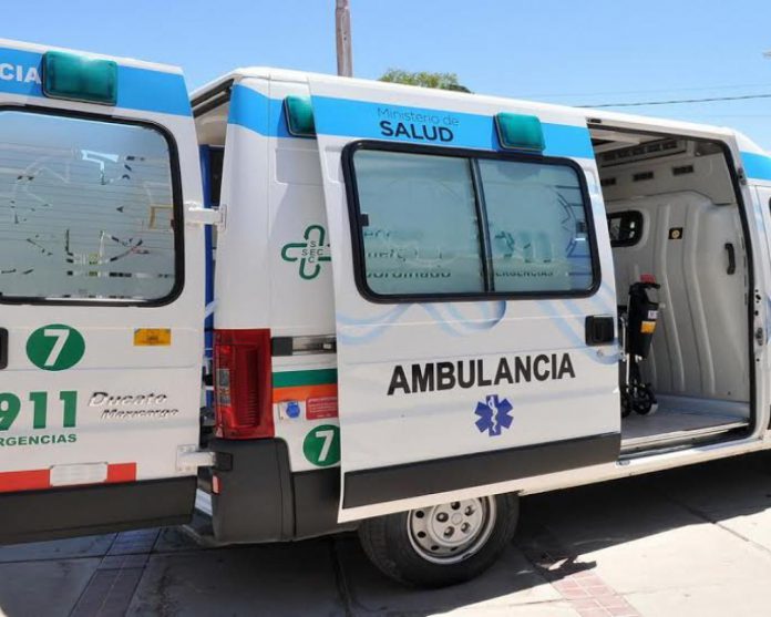 Maipú: Murió una mujer tras volcar y salir expedida de su auto
