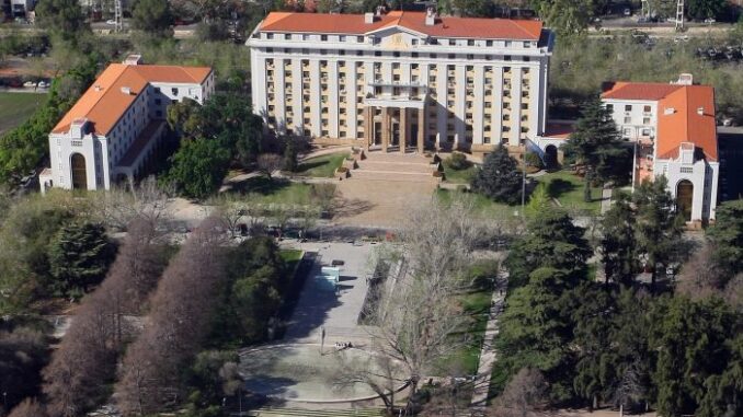 El 9 de octubre estará  depositado el medio  aguinaldo de los empleados estatales de Seguridad y Salud