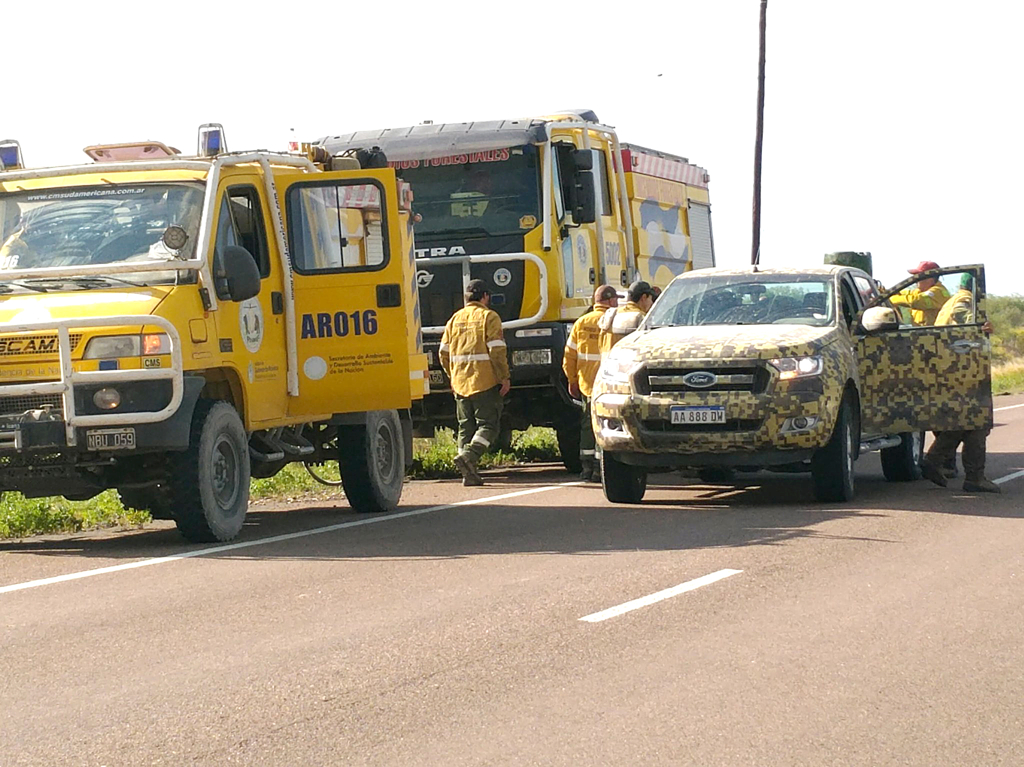 La Provincia envía equipos de ayuda  a zonas afectadas por incendios forestales