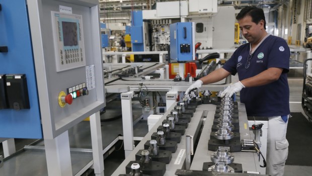 La industria subió 3,4% y dio­ señales de firme recuperación