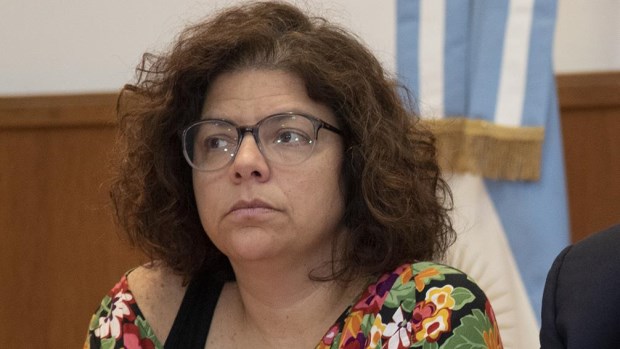 Vizzotti precisó que a nivel total país, «hay una estabilización y una curva en descenso»