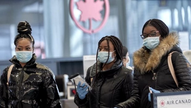 Canadá cierra Toronto y parte de su área metropolitana para tratar de contener el coronavirus