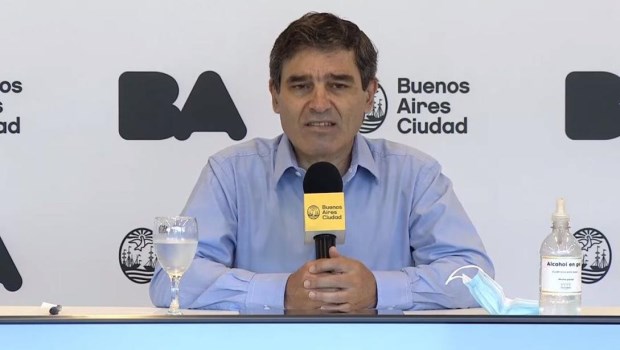 Quirós dijo que lo que pasó en el velatorio de Maradona sanitariamente «no fue bueno»