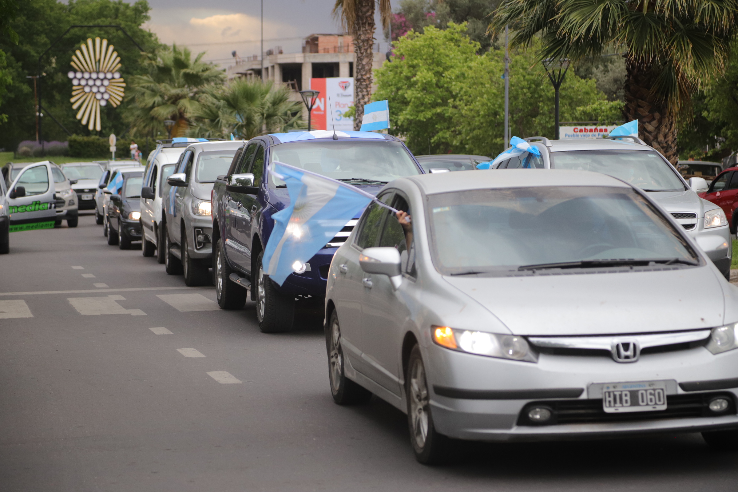 Unos 200 autos participaron en otro caravanazo contra  el Gobierno nacional