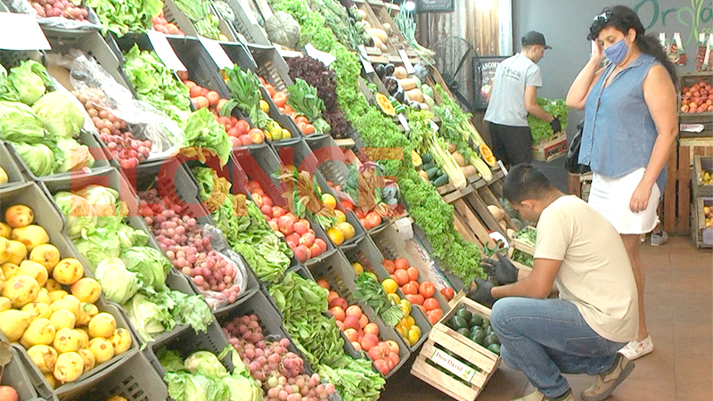 La brecha entre lo que cobró el productor  y pagó el consumidor bajó 10%