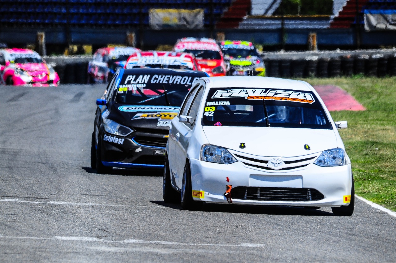 Pablo Malizia compite en el Turismo Pista Nacional