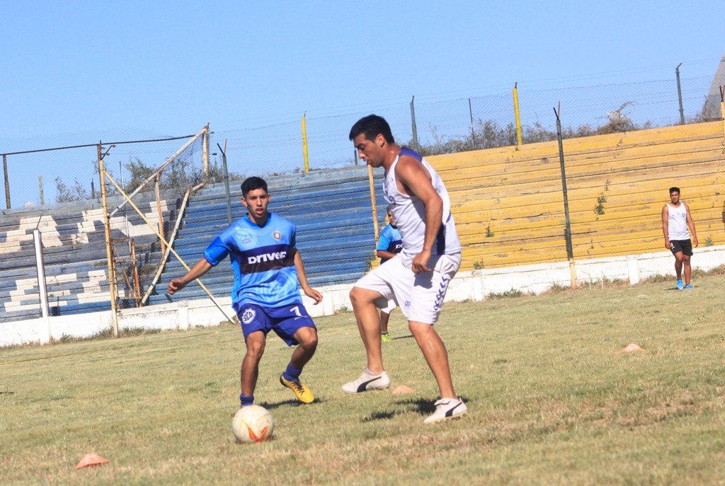 Quiroga jugó su primer amistoso y venció a Atlético Pilares