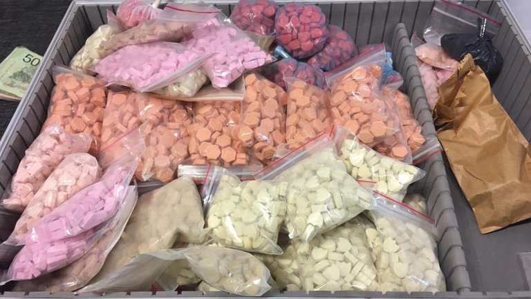 La vida secreta del despachante de Aduana que escondía en su armario más de $110 millones en cocaína rosa y cristal de éxtasis