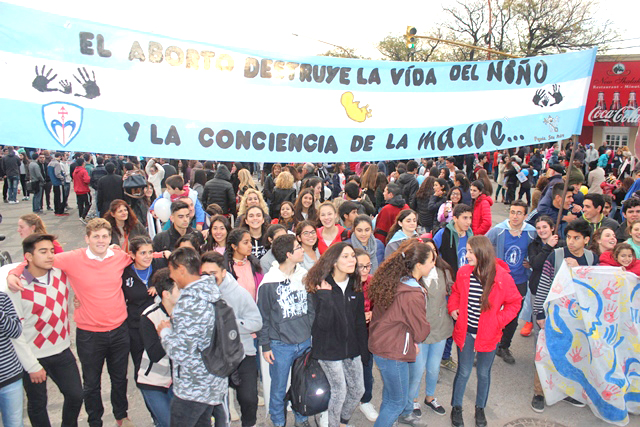 Invitan a una  caravana «a favor  de las dos vidas»