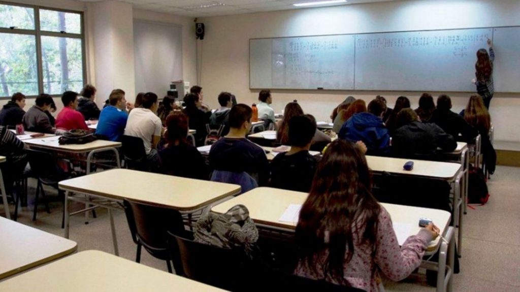 El Ministerio de Educación confirmó la vuelta a las aulas en todo el país en el 2021