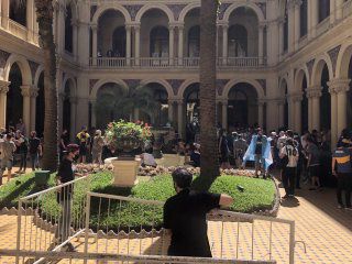 Descontrol en el adiós a Maradona: así está la Casa Rosada tras los incidentes