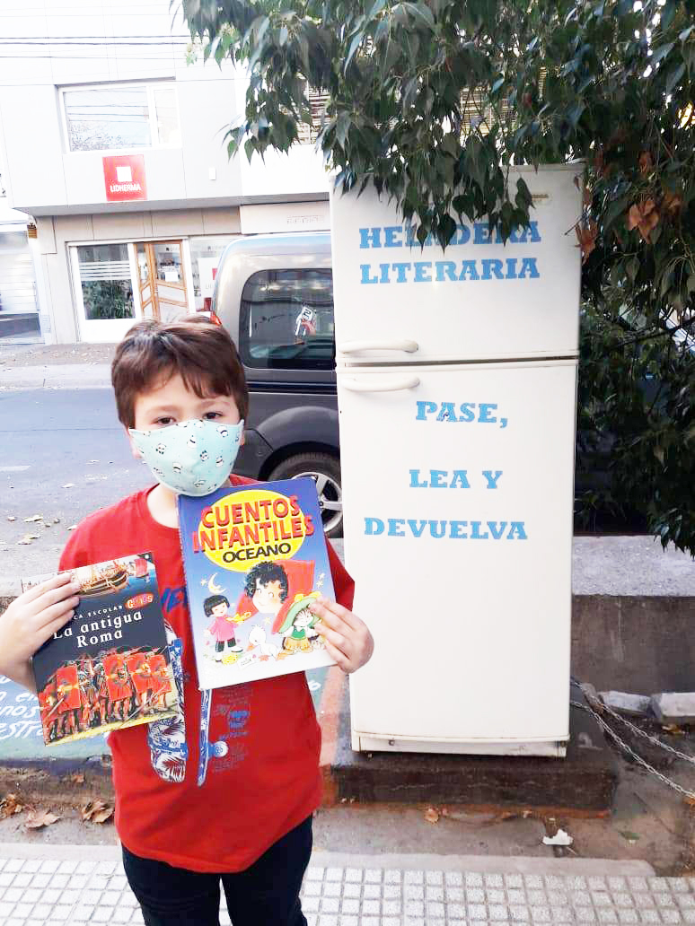 Buscan expandir el proyecto de Heladeras Literarias a distintas zonas de San Rafael