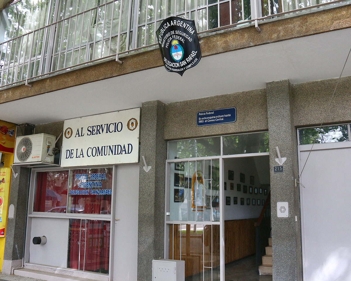 Secuestraron gran cantidad de drogas, más de 300 mil pesos y  armas de fuego en San Rafael