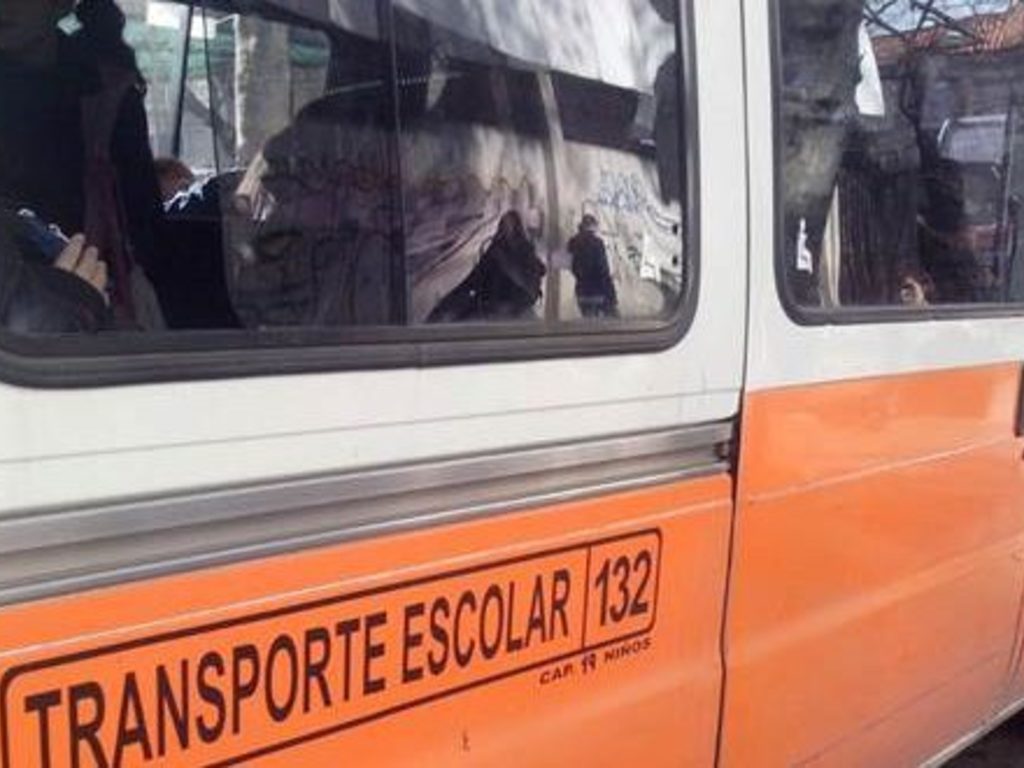 Transportes escolares fueron autorizados para transportar a trabajadores del agro