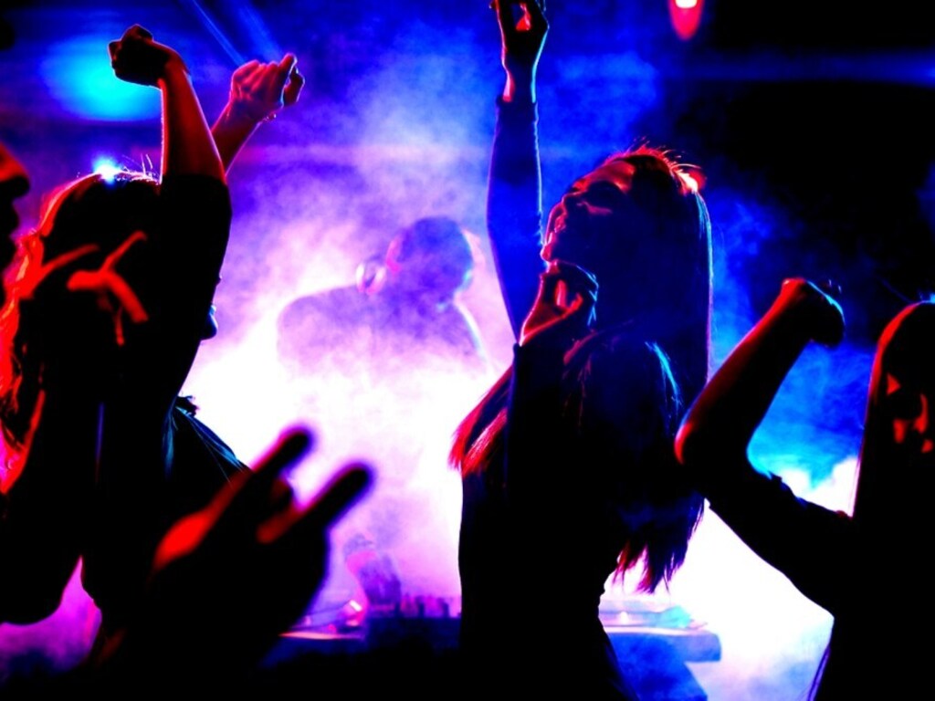 Sin bailes: Mendoza no autorizará fiestas para fin de año