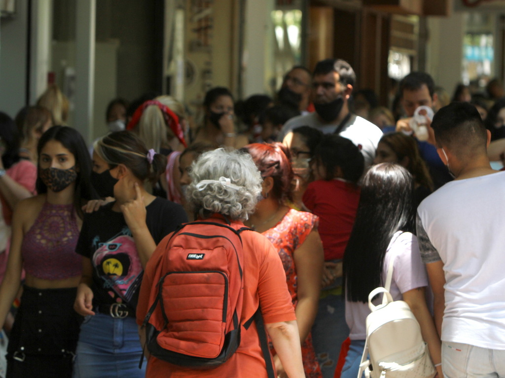 COVID: el Gobierno no descarta restricciones tras las fiestas