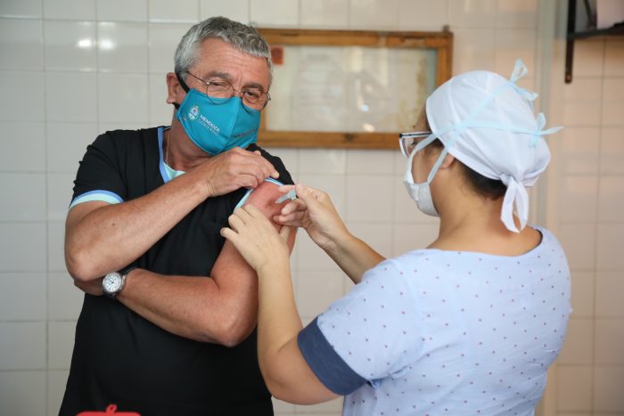 Se lanzó la campaña de vacunación contra la COVID-19 en el Valle de Uco y el Sur