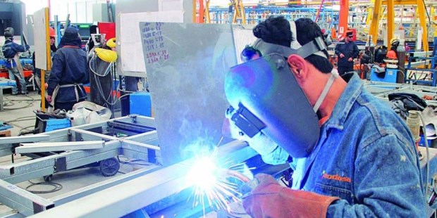 La actividad económica registró una caída del 7,4% en octubre