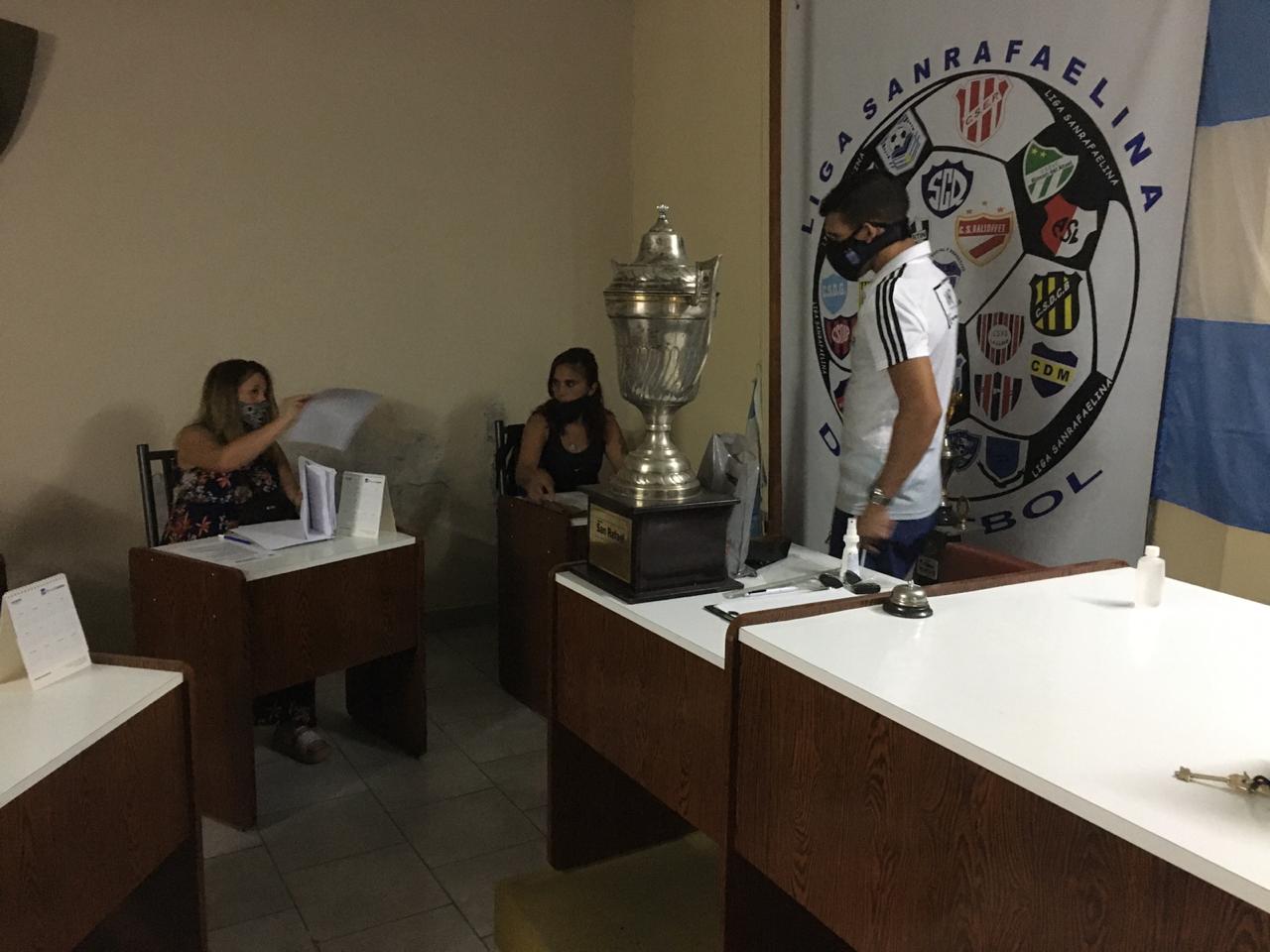 Malargüinos y sanrafaelinos rindieron el examen final de la Escuela de Árbitros